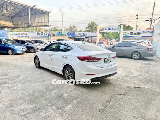 Hyundai Elantra Carros en venta