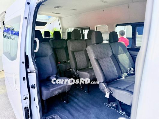 Nissan URVAN Autobus en venta