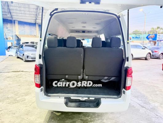 Nissan URVAN Autobus en venta
