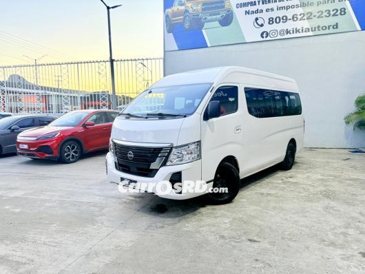 Nissan URVAN Autobus en venta