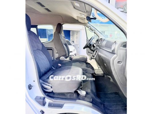 Nissan URVAN Autobus en venta