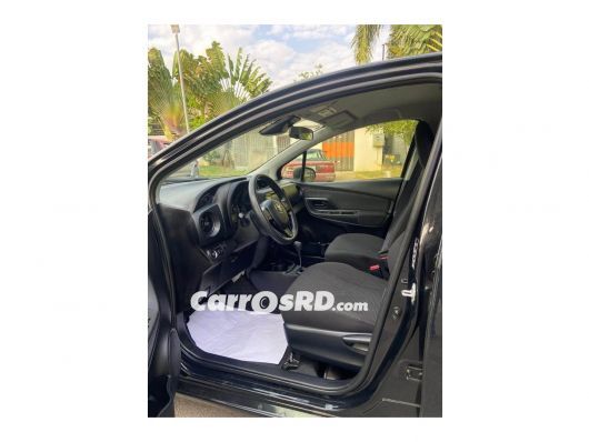 Toyota Vitz Carros en venta