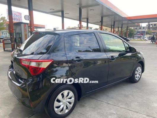 Toyota Vitz Carros en venta