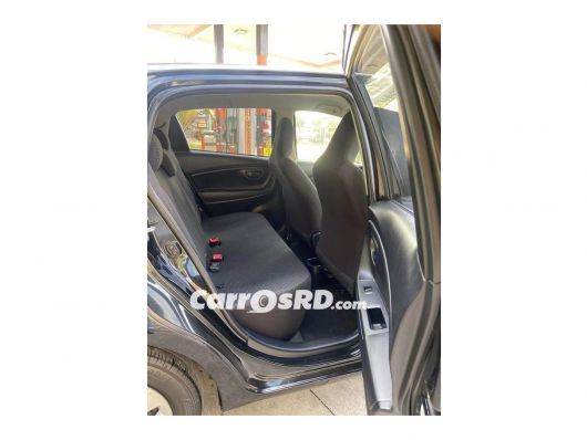 Toyota Vitz Carros en venta