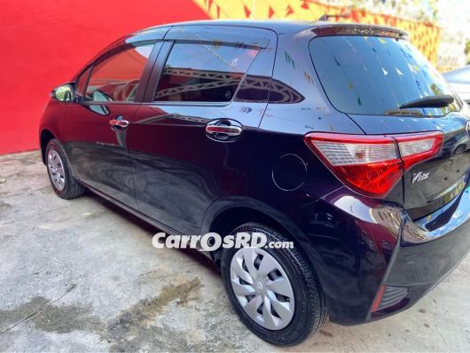 Toyota Vitz Carros en venta