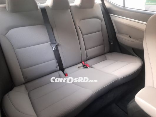 Hyundai Elantra Carros en venta