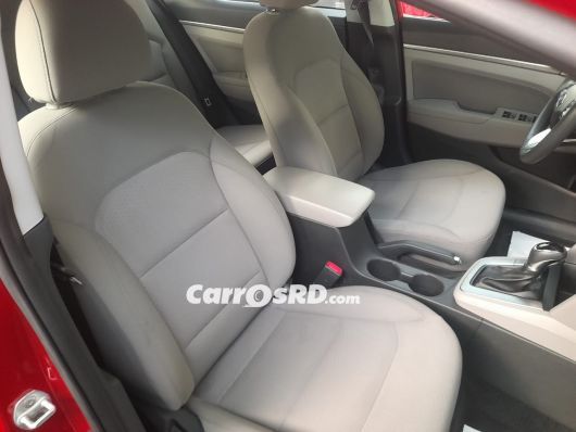 Hyundai Elantra Carros en venta