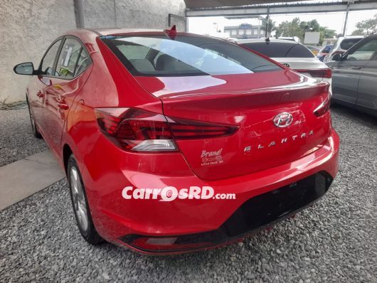 Hyundai Elantra Carros en venta