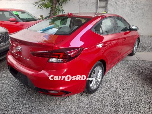 Hyundai Elantra Carros en venta