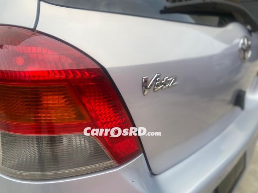 Toyota Vitz Carros en venta