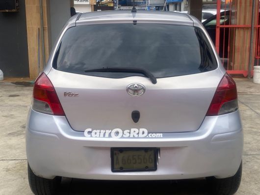Toyota Vitz Carros en venta