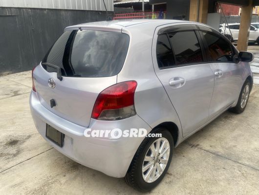 Toyota Vitz Carros en venta