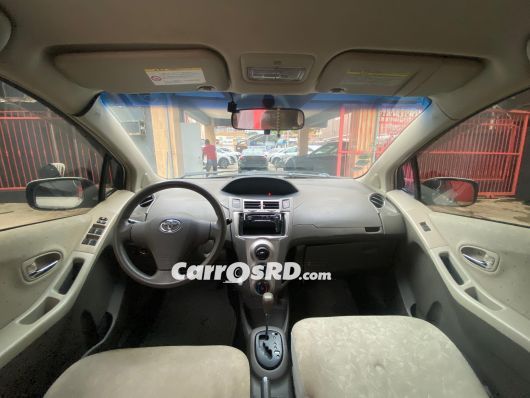 Toyota Vitz Carros en venta