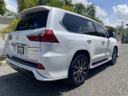 Lexus LX 570
