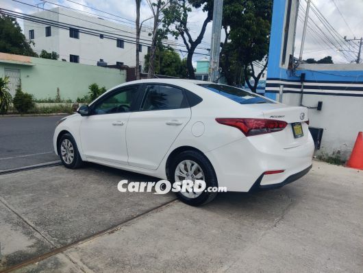 Hyundai Accent Carros en venta