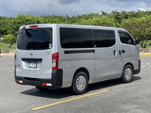 Nissan NV 350