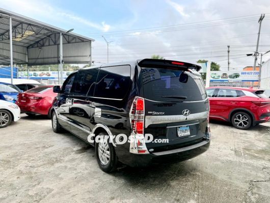 Hyundai Grand Starex Minivan en venta