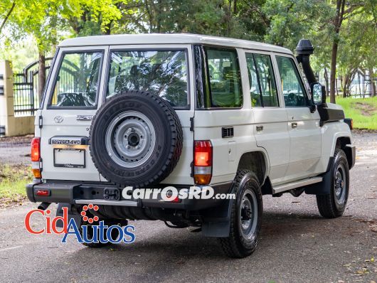 Toyota Land Cruiser Jeepeta en venta