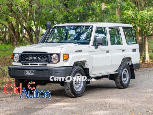 Toyota Land Cruiser Jeepeta en venta