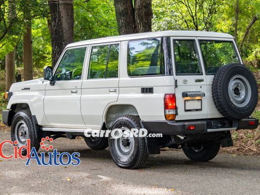 Toyota Land Cruiser Jeepeta en venta