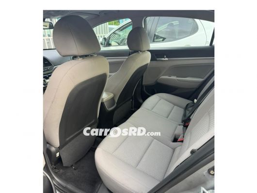 Hyundai Elantra Carros en venta