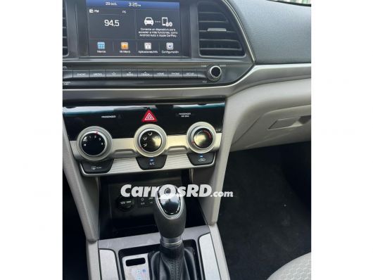 Hyundai Elantra Carros en venta