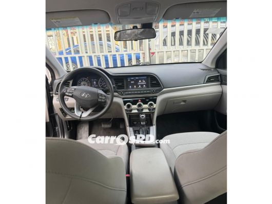 Hyundai Elantra Carros en venta