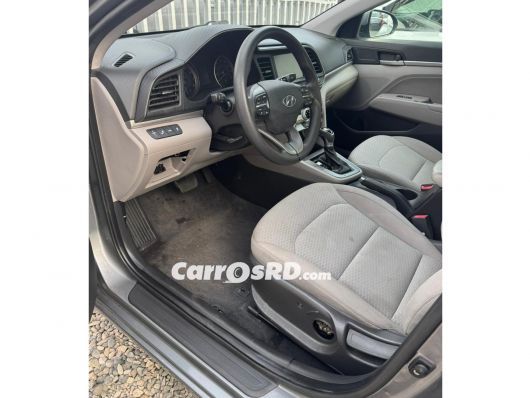 Hyundai Elantra Carros en venta