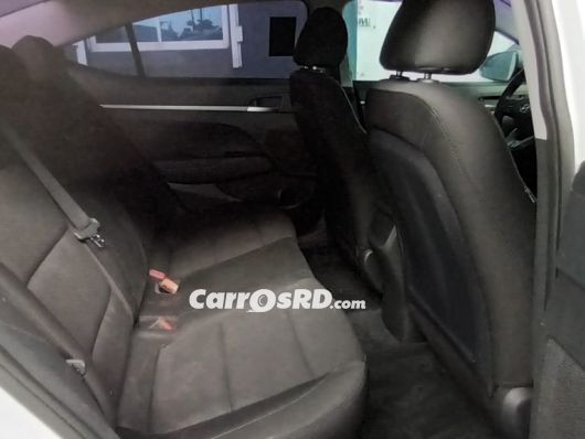 Hyundai Elantra Carros en venta