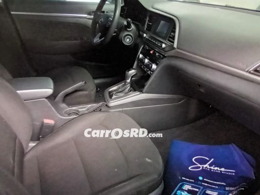 Hyundai Elantra Carros en venta