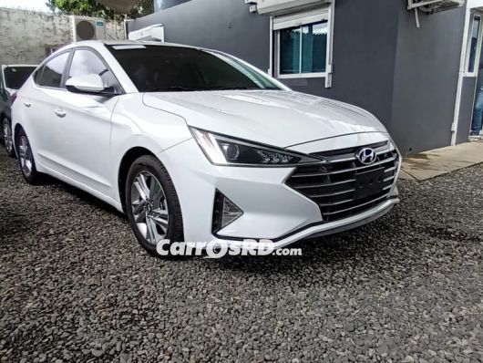 Hyundai Elantra Carros en venta