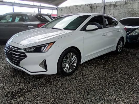 Hyundai Elantra SEL en venta