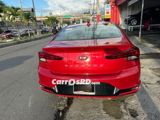 Hyundai Elantra Carros en venta