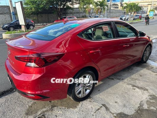 Hyundai Elantra Carros en venta