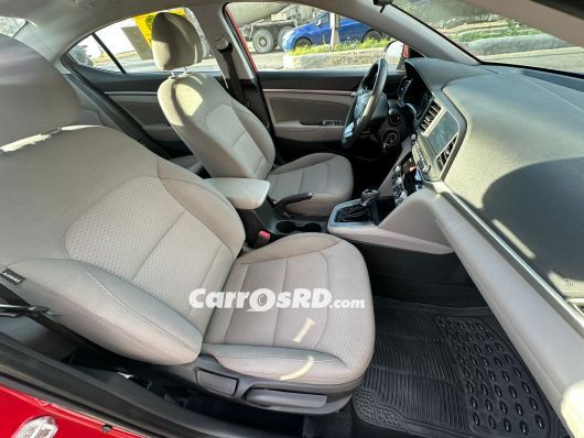 Hyundai Elantra Carros en venta