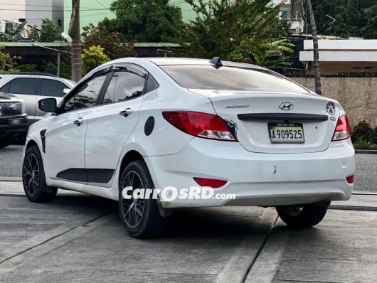 Hyundai Accent Carros en venta