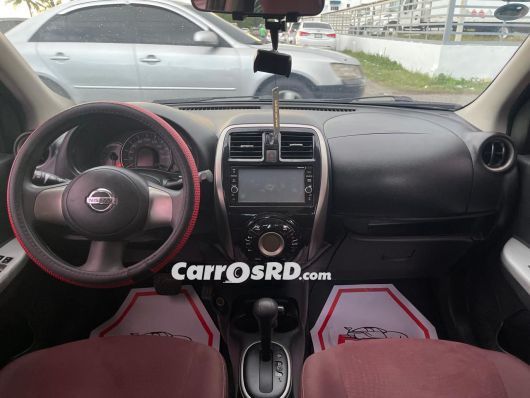Nissan March Hatchback en venta