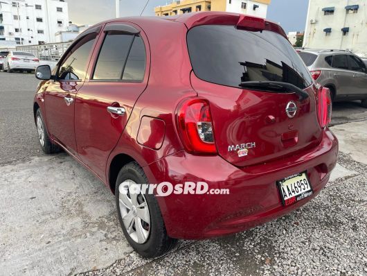 Nissan March Hatchback en venta