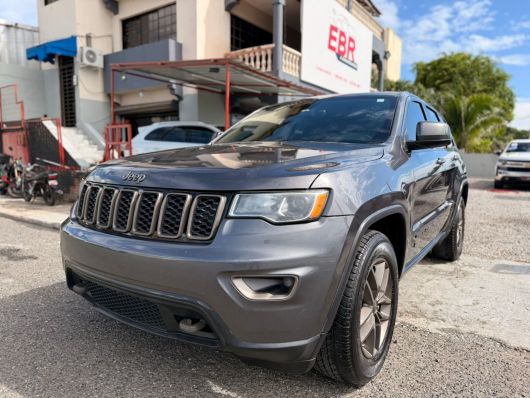 Jeep Cherokee Laredo en venta