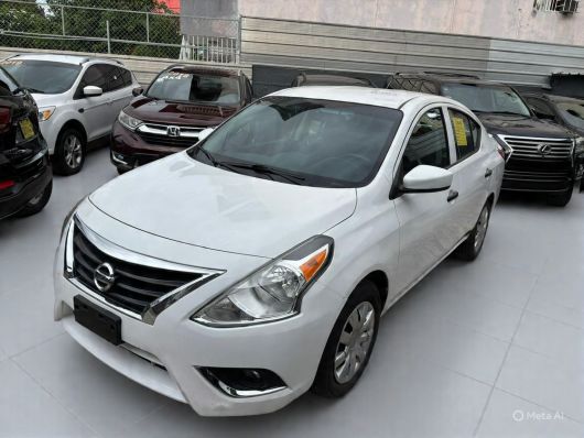 Nissan Versa Básico en venta