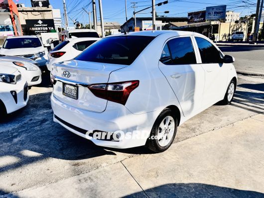 Hyundai Grand i10 Carros en venta