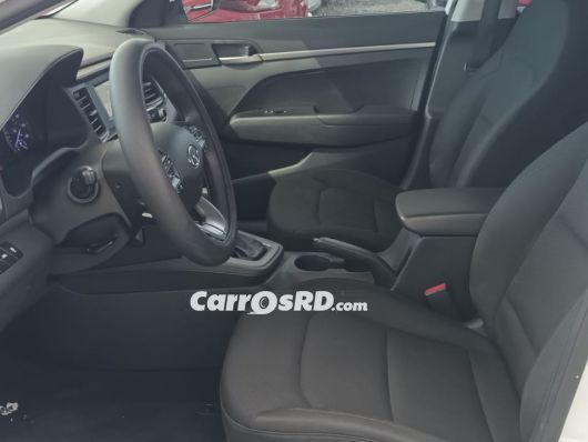 Hyundai Elantra Carros en venta