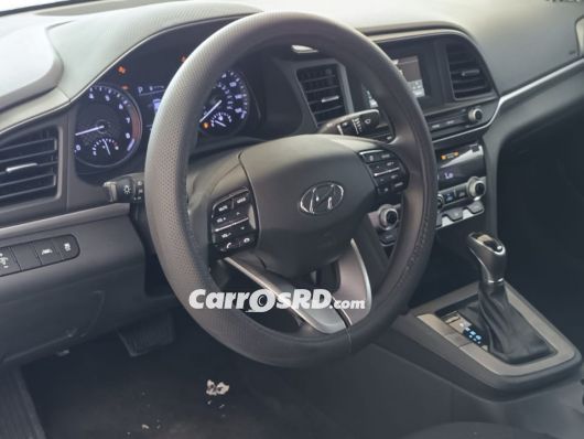 Hyundai Elantra Carros en venta