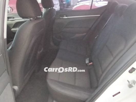 Hyundai Elantra Carros en venta