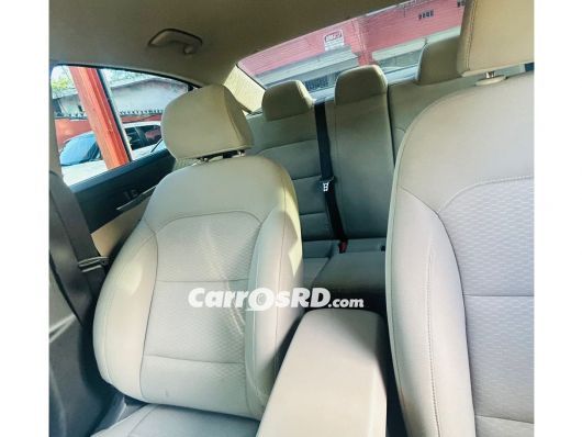 Hyundai Elantra Carros en venta