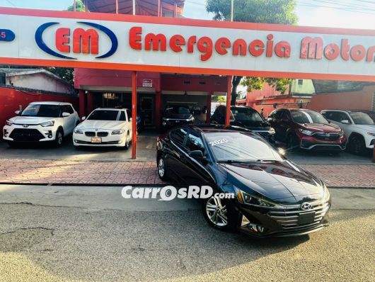 Hyundai Elantra Carros en venta