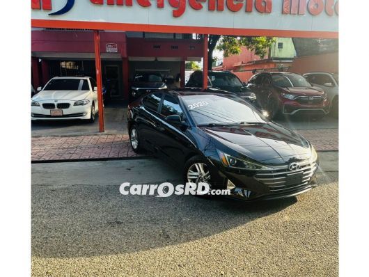 Hyundai Elantra Carros en venta