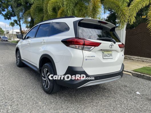 Toyota Rush Jeepeta en venta