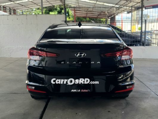 Hyundai Elantra Carros en venta