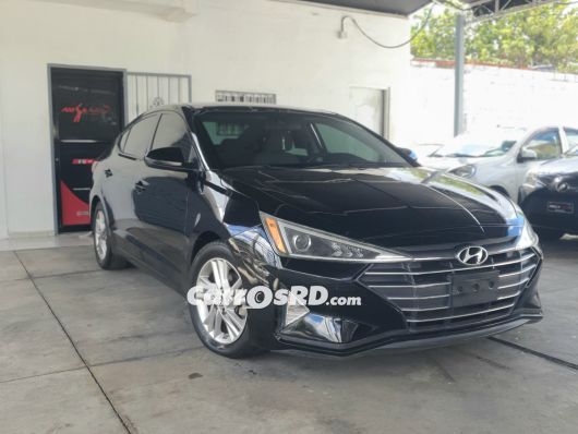 Hyundai Elantra Carros en venta